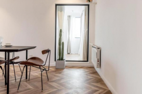 Shanghai Hills&Serendipity Coloured Glaze Family Homestay with 2 Bedrooms Near Line1&2 People Square